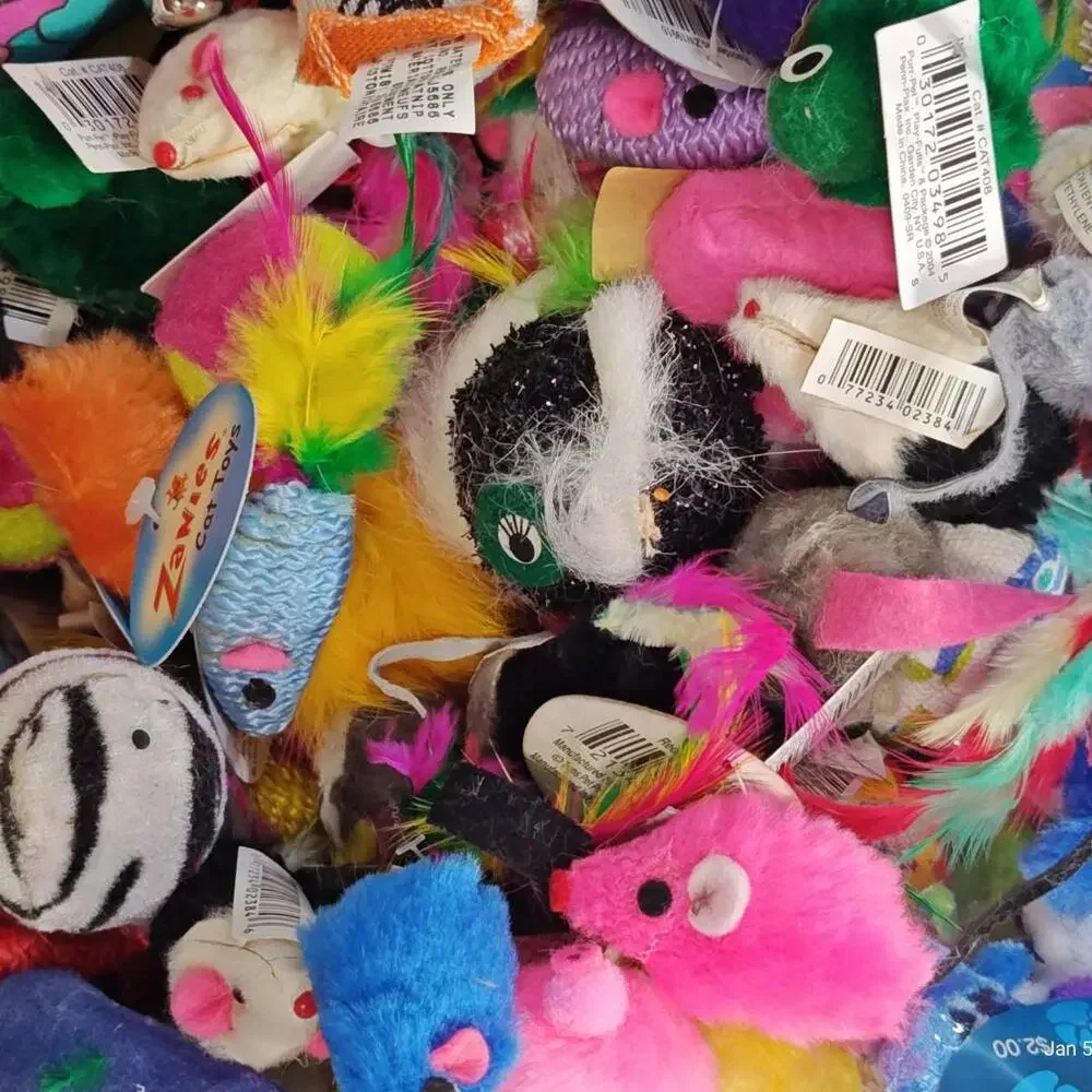 Cat Toys  Bulk 40 Toys Many Nice Brands Always Different Selection